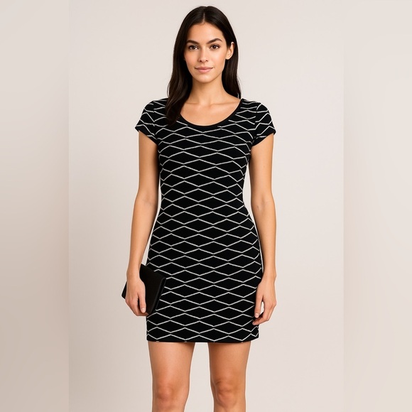 QED London Dresses & Skirts - QED LONDON | Black and White Body-con mini-dress | Size Small